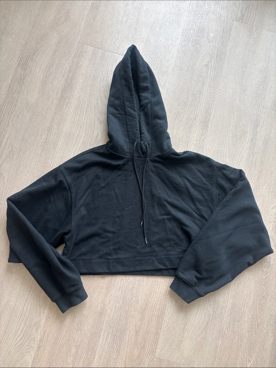 ALO Yoga Tops - Alo Cropped Black Women's Hoodie Sweater - Classic Pullover M